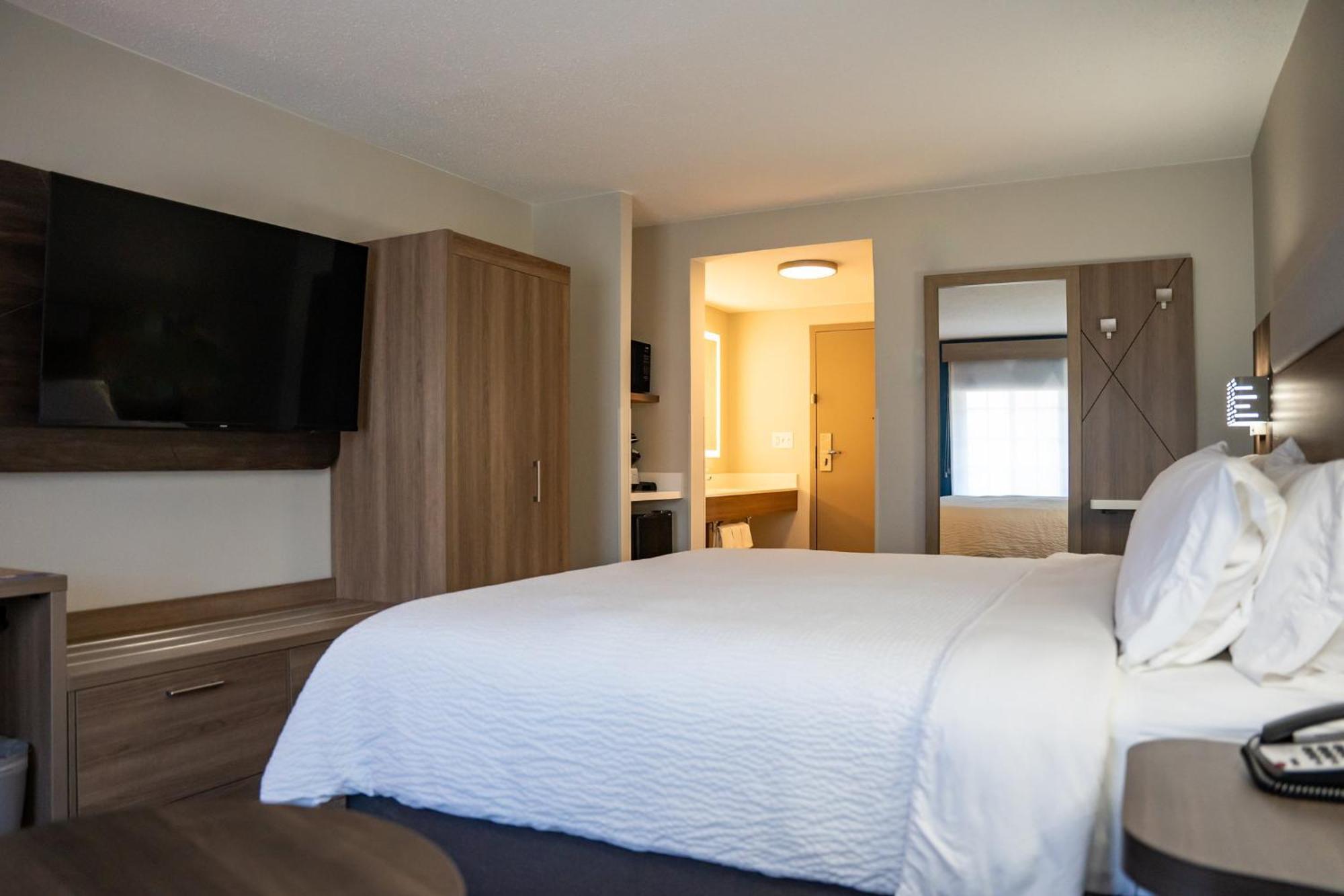 Holiday Inn Express Frazer - Malvern By Ihg Exterior photo