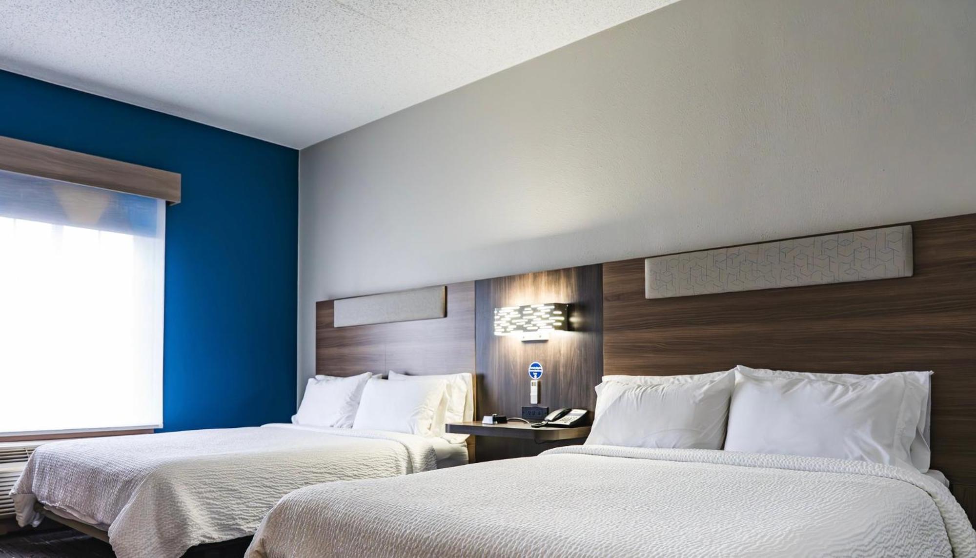 Holiday Inn Express Frazer - Malvern By Ihg Exterior photo