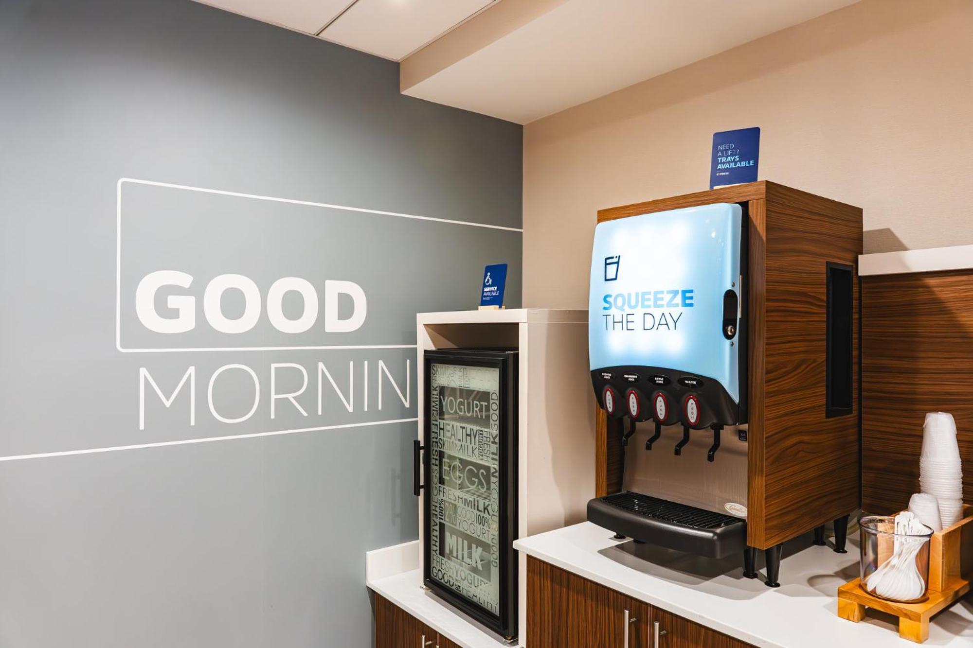 Holiday Inn Express Frazer - Malvern By Ihg Exterior photo