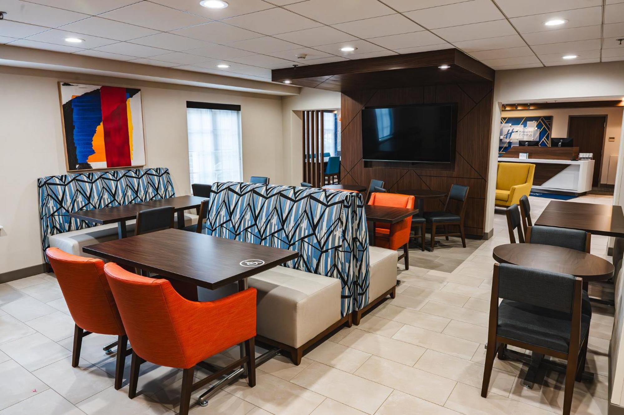 Holiday Inn Express Frazer - Malvern By Ihg Exterior photo